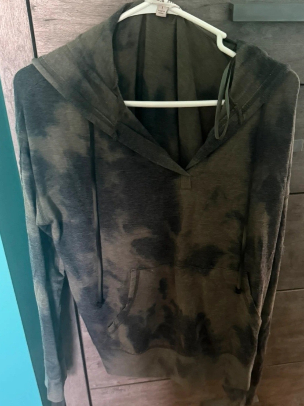 Knox Rose Women's Olive and Black Tie-Dye Zip-Up Hoodie